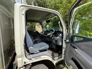 Mitsubishi Canter Fuso 2018 Lorry (Used)