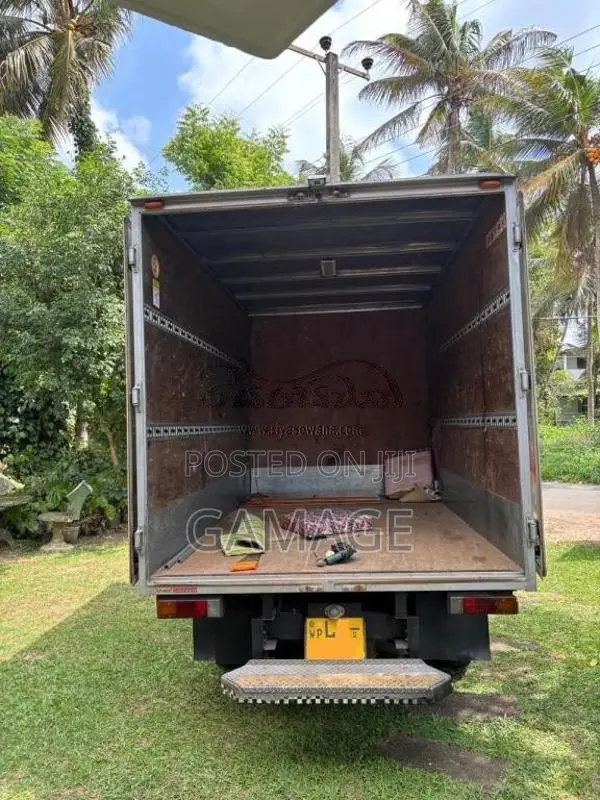 Mitsubishi Canter Fuso 2018 Lorry (Used)