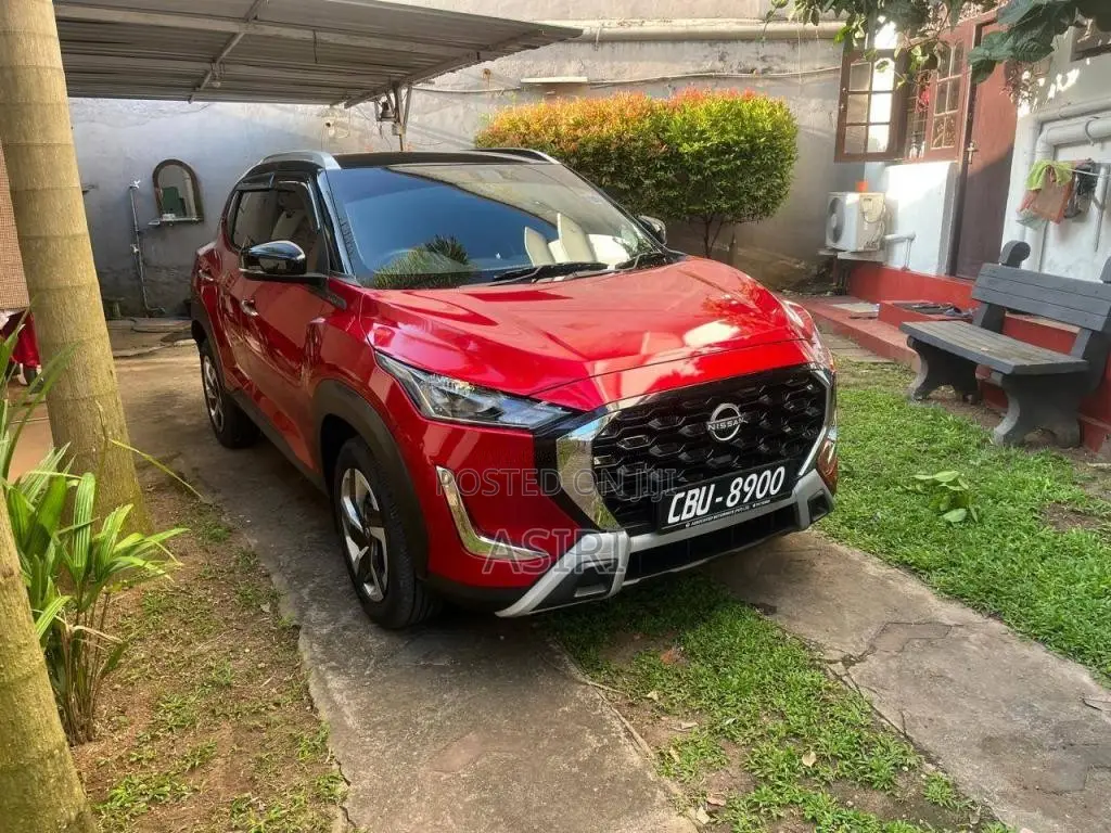 Nissan Magnite 2025 SUV (Used)