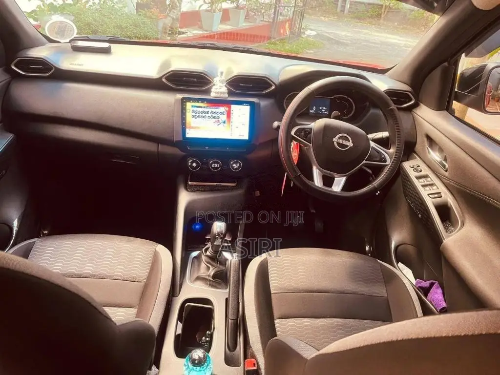 Nissan Magnite 2025 SUV (Used)