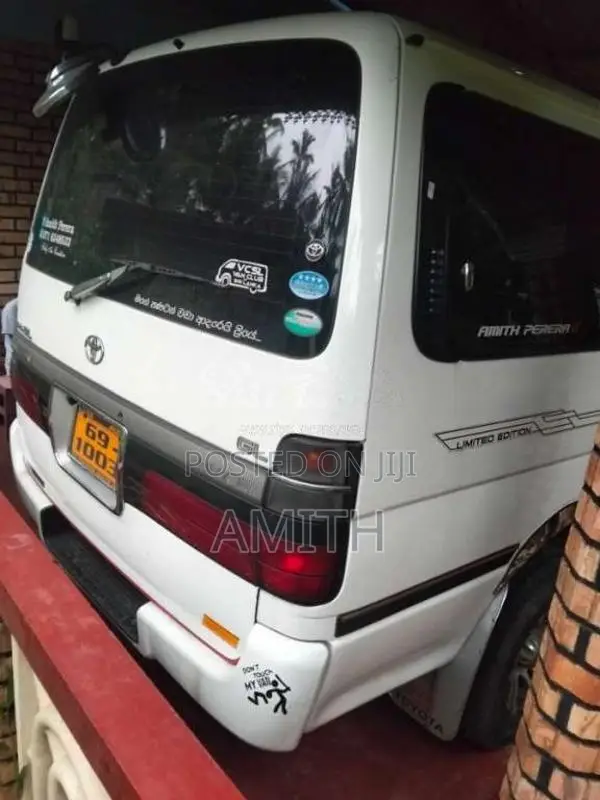 Toyota Dolphin 1989 Van (Used)