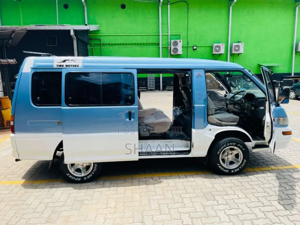 Mitsubishi Po15 1990 Van (Used)