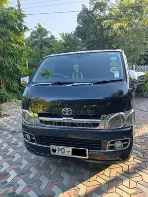 Toyota KDH Super GL 2006 Van (Used)