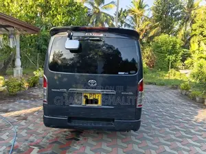 Toyota KDH Super GL 2006 Van (Used)