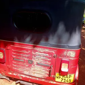 Bajaj RE 205 2014 Three Wheel (Used)