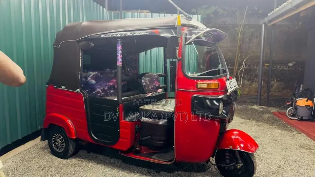 Bajaj RE 205 2015 Three Wheel (Used)