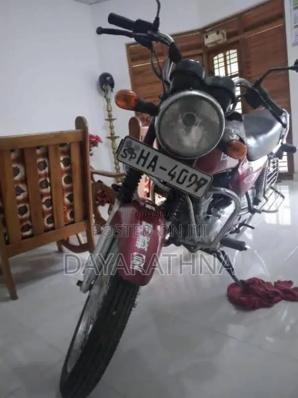 Bajaj Caliber 2004 Motorbike (Used)