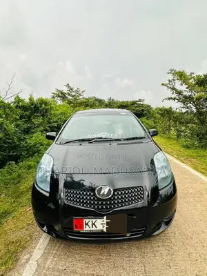 Toyota Vitz 2007 Car (Used)