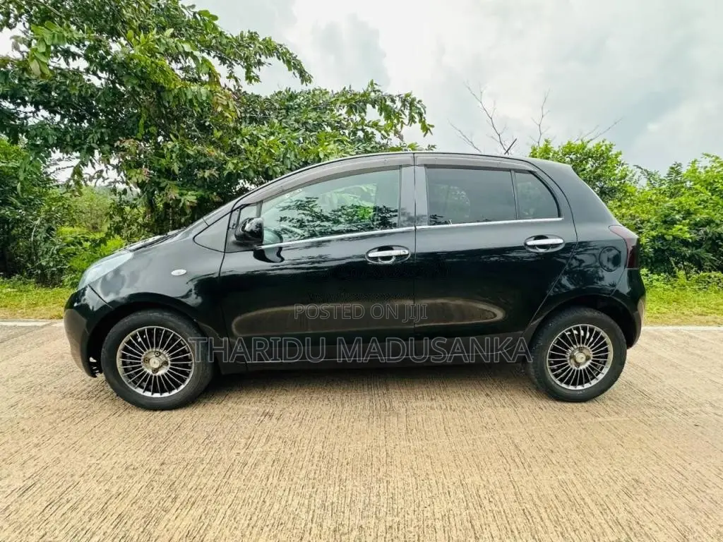 Toyota Vitz 2007 Car (Used)