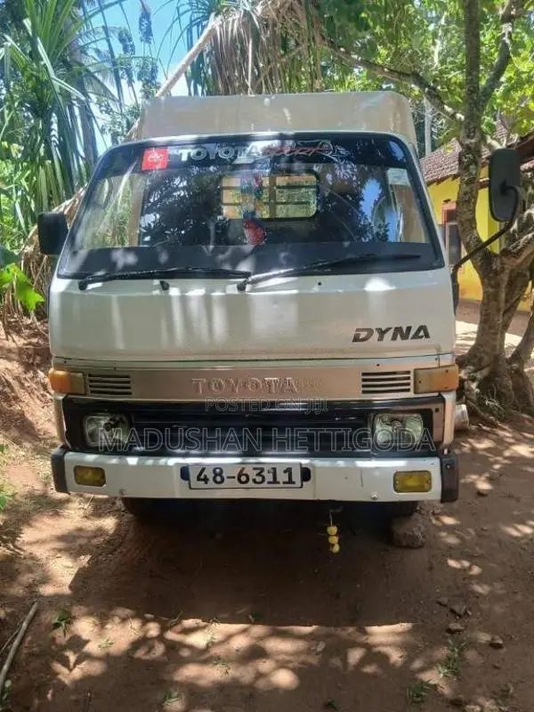 Toyota Dyna 1984 Lorry (Used)