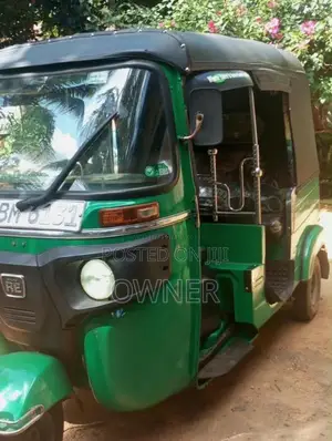 Bajaj 4 Stroke 2016 Three Wheel (Used)