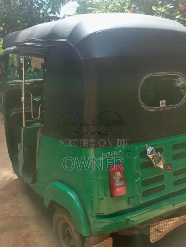 Bajaj 4 Stroke 2016 Three Wheel (Used)