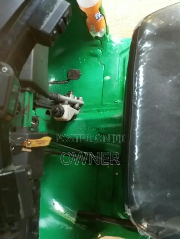 Bajaj 4 Stroke 2016 Three Wheel (Used)