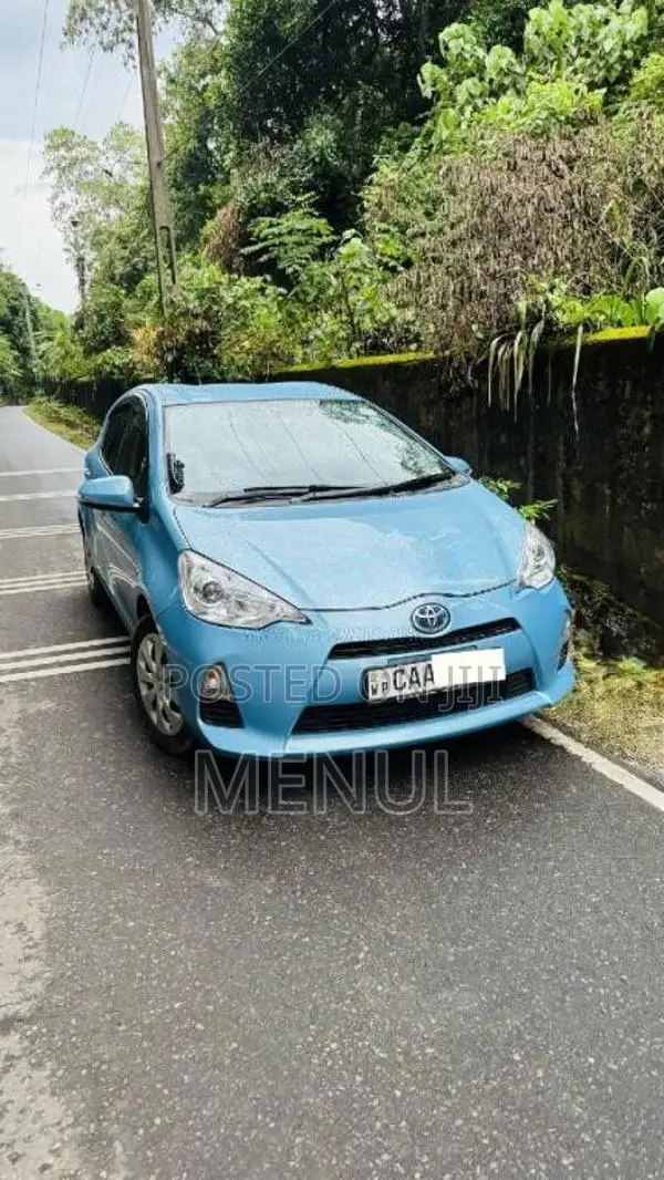 Toyota Aqua 2014 Car (Used)