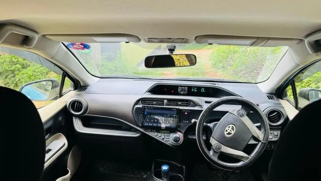 Toyota Aqua 2014 Car (Used)