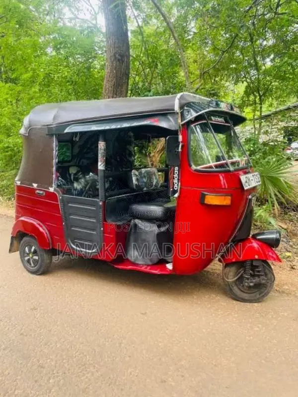 Bajaj 4 Stroke 2007 Three Wheel (Used)