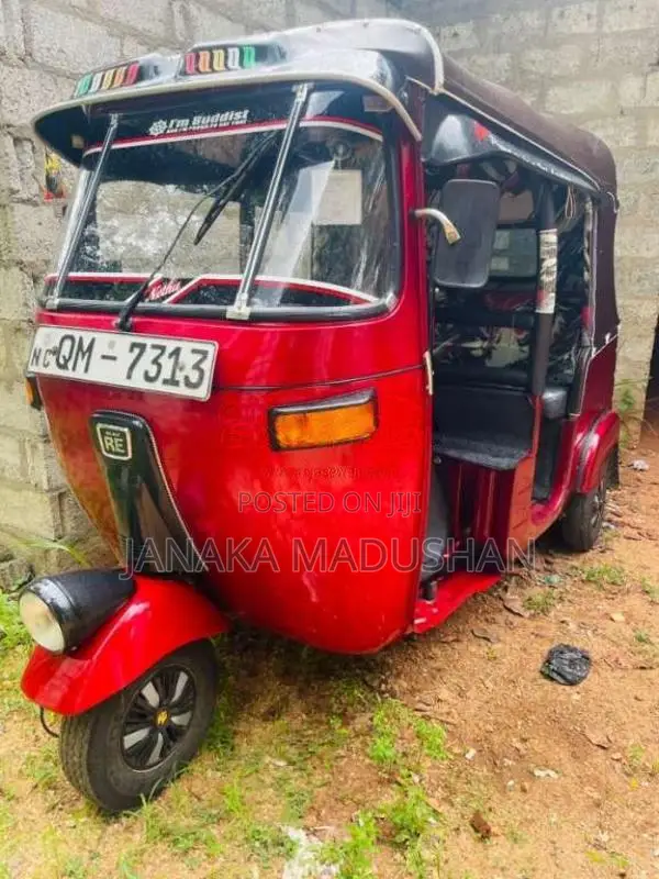 Bajaj 4 Stroke 2007 Three Wheel (Used)