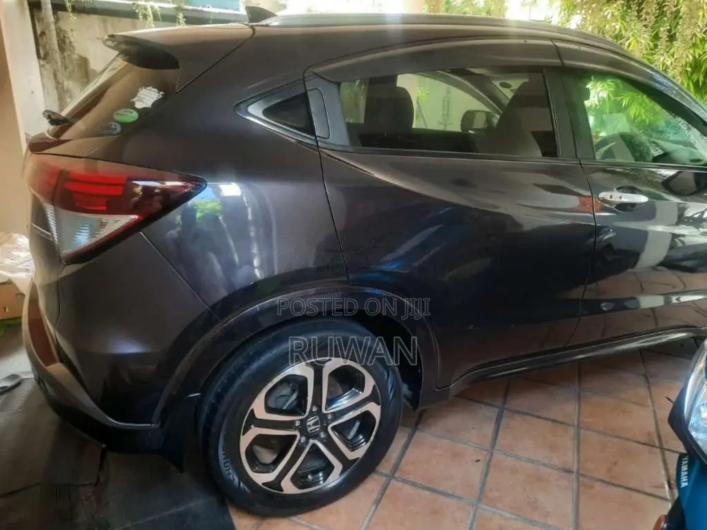 Honda Vezel 2014 SUV (Used)