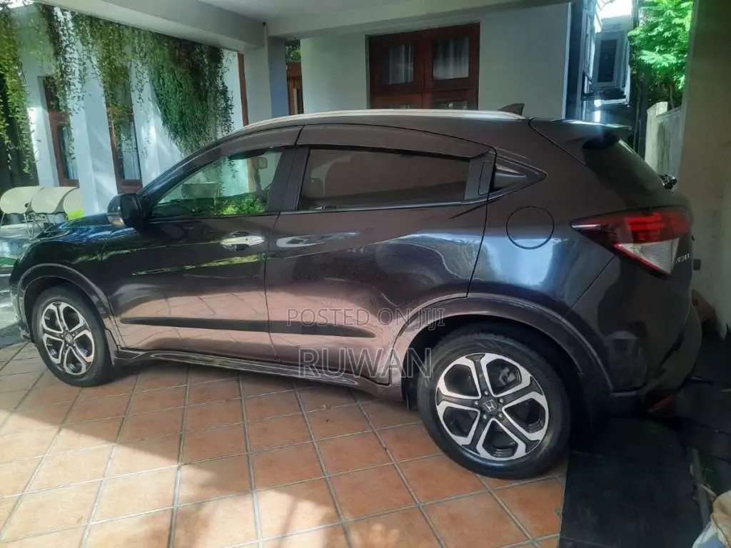 Honda Vezel 2014 SUV (Used)