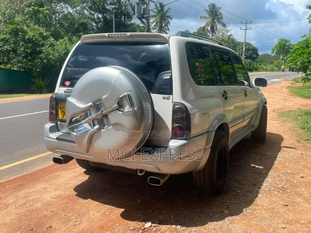 Suzuki Escudo 2004 SUV (Used)