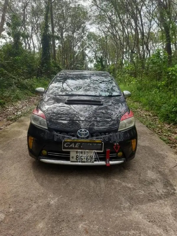 Toyota Prius 2013 Car (Used)