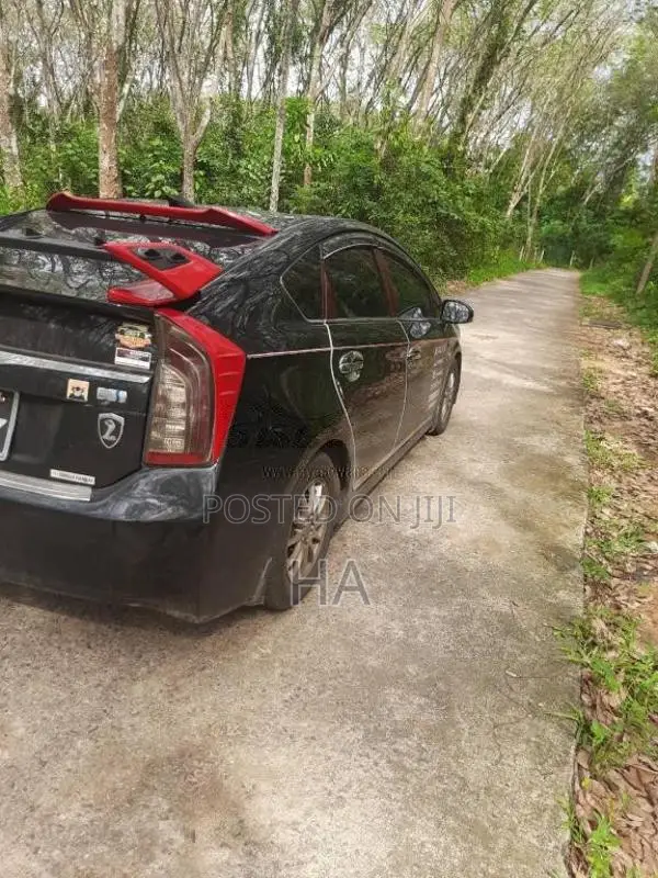 Toyota Prius 2013 Car (Used)
