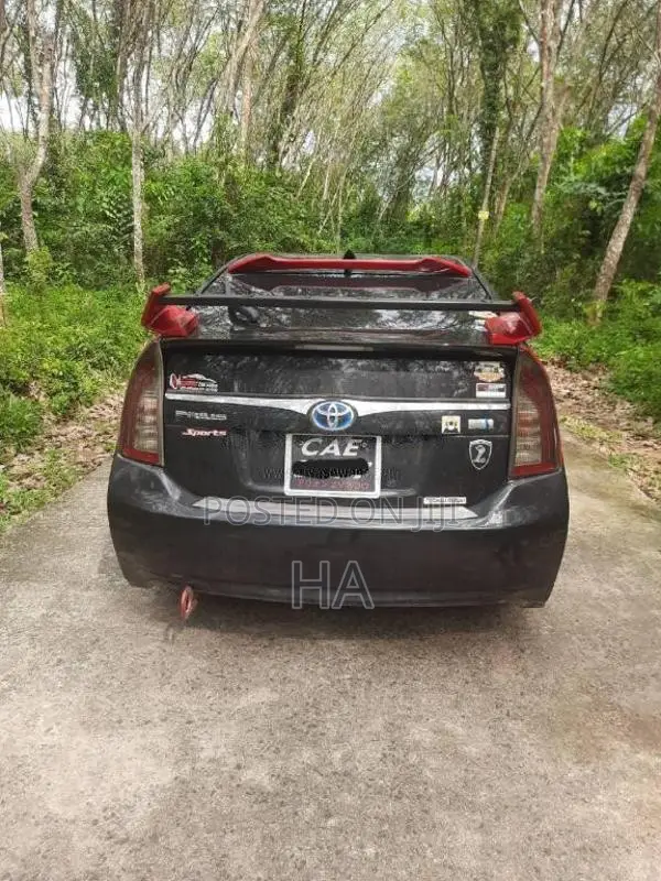 Toyota Prius 2013 Car (Used)