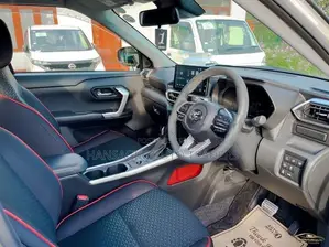 Toyota Raize Z Hybrid 2025