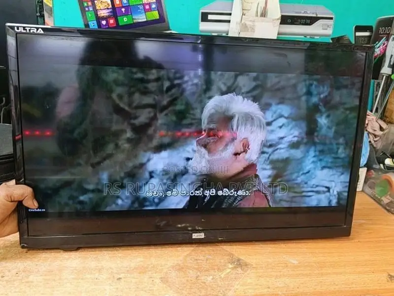 UNIC 24" LED TV
