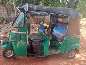 Bajaj RE 2016 Green