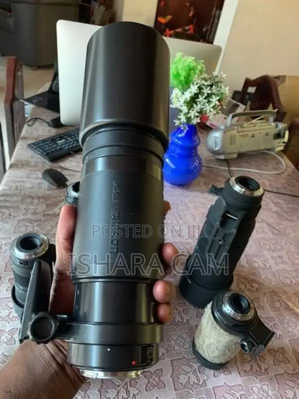 Nikon 170-500 mm DSLR wildlife lens