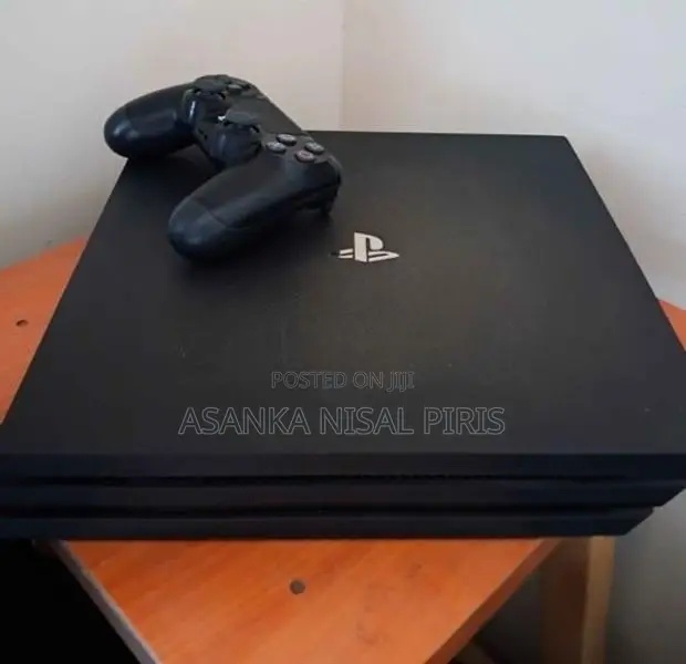 PS4 pro 1TB Consoles