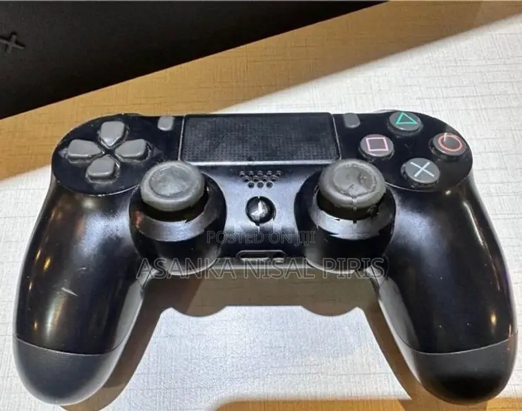 PS4 pro 1TB Consoles