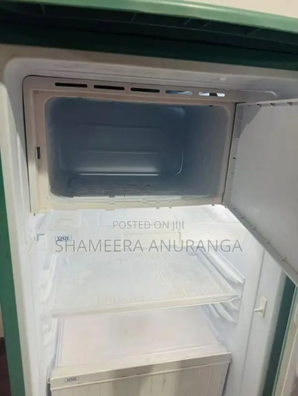 Sisil Refrigerator 141L