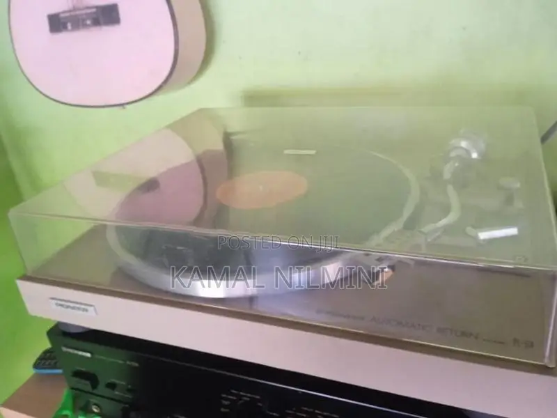Pioneer Turn Table