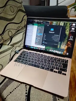 Apple Macbook Air Core i3 2020