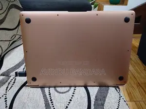 Apple Macbook Air Core i3 2020
