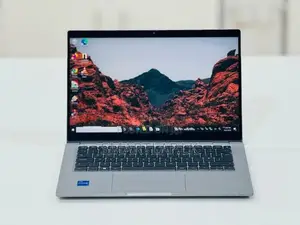 2 in 1 Dell Latitude 5320 Core i5 11th Gen l 16GB RAM 256GB SSd