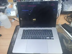Apple Macbook Pro 16 Inch (2019)