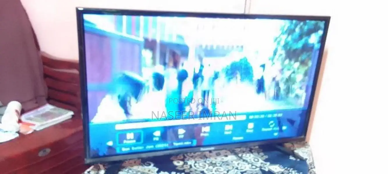 32" PANASONIC LED TV