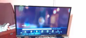 32" PANASONIC LED TV