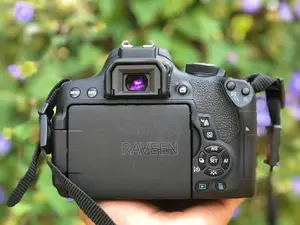 Canon 750D
