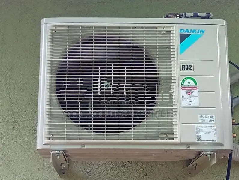 Daikin Air FloorNon Inverter Conditioner 12000BTU