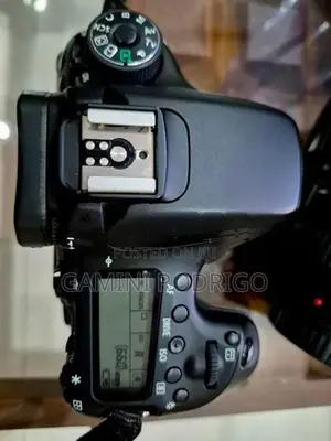 Canon EOS 70D Dslr Camera + 24-105mm USM Lens Complete Package