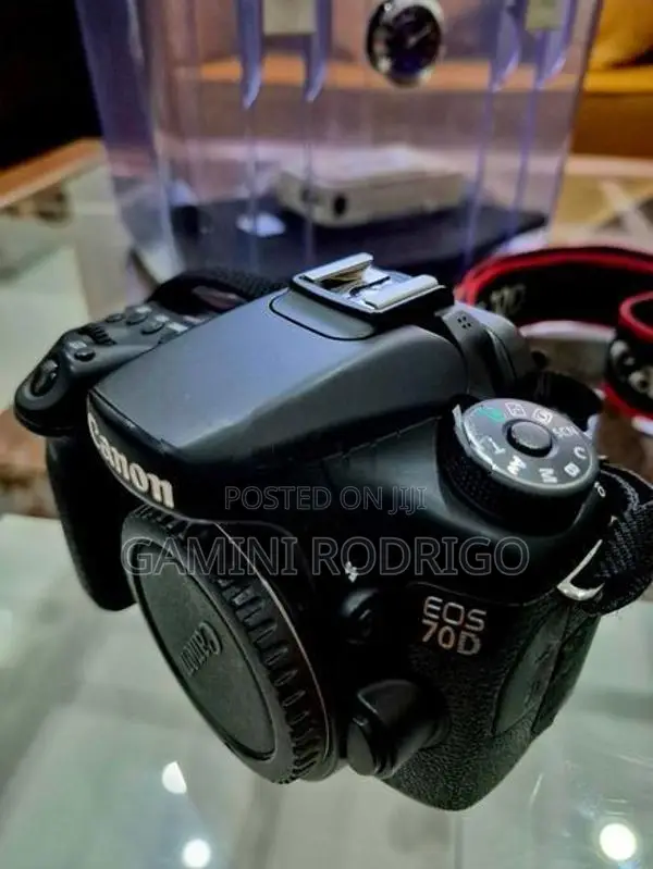 Canon EOS 70D Dslr Camera + 24-105mm USM Lens Complete Package