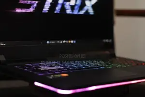 ASUS ROG Strix G17 (G713)