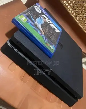 Sony PlayStation 4 Slim 1TB