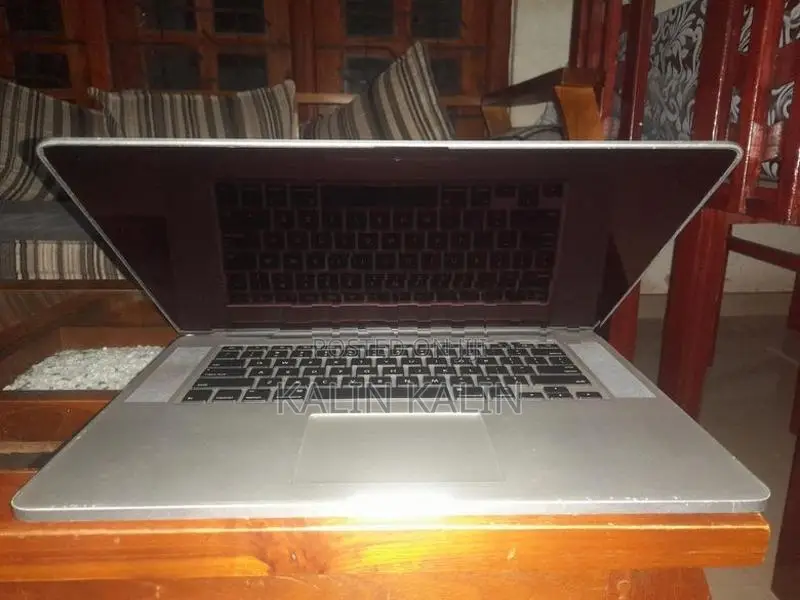 Apple MacBook Pro I7 Laptop