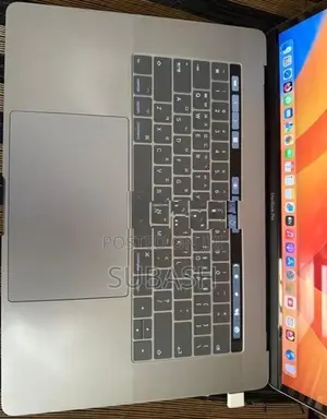 Apple MacBook Pro i7