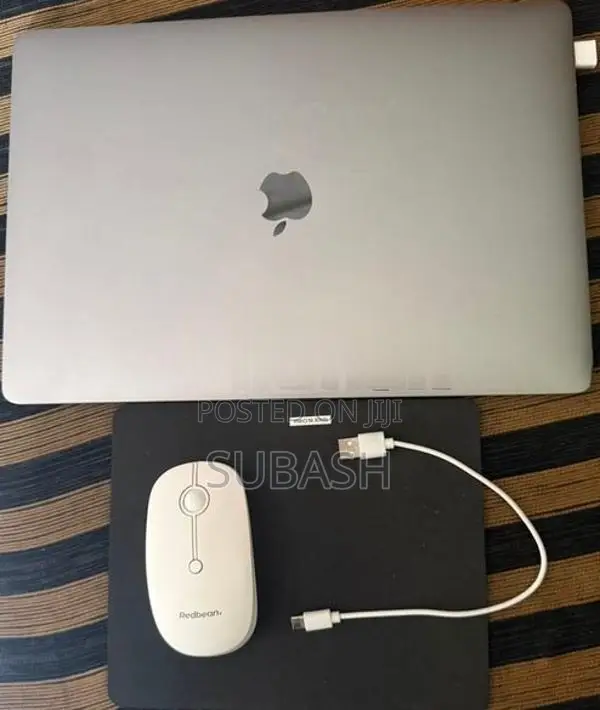 Apple MacBook Pro i7